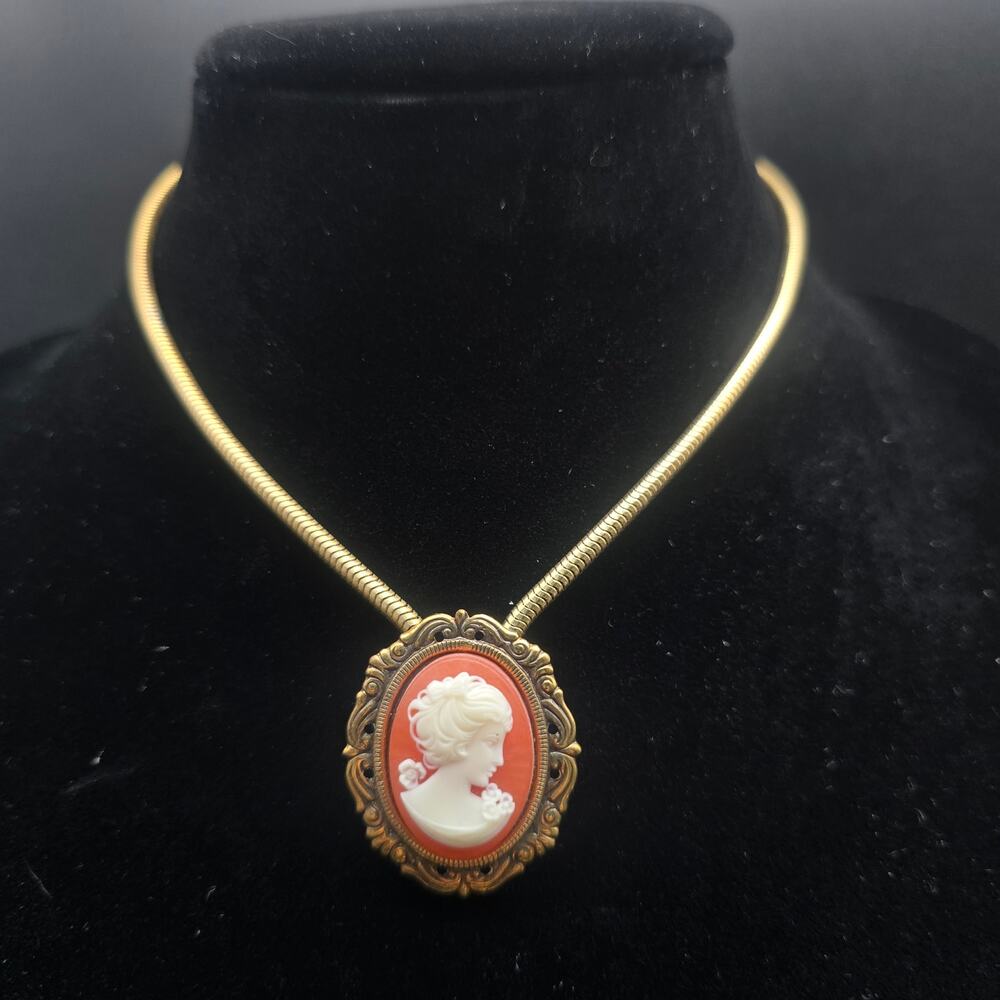 Vintage Cameo Pendant Necklace Acrylic Gold Tone Vintage Costume Jewelry